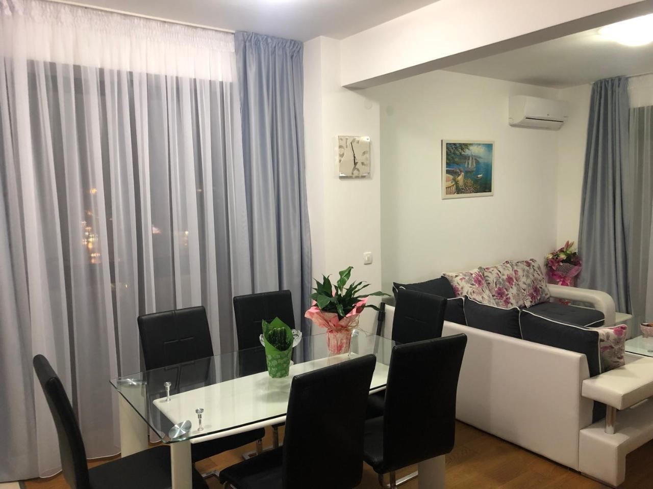 Veselin Apartment Budva