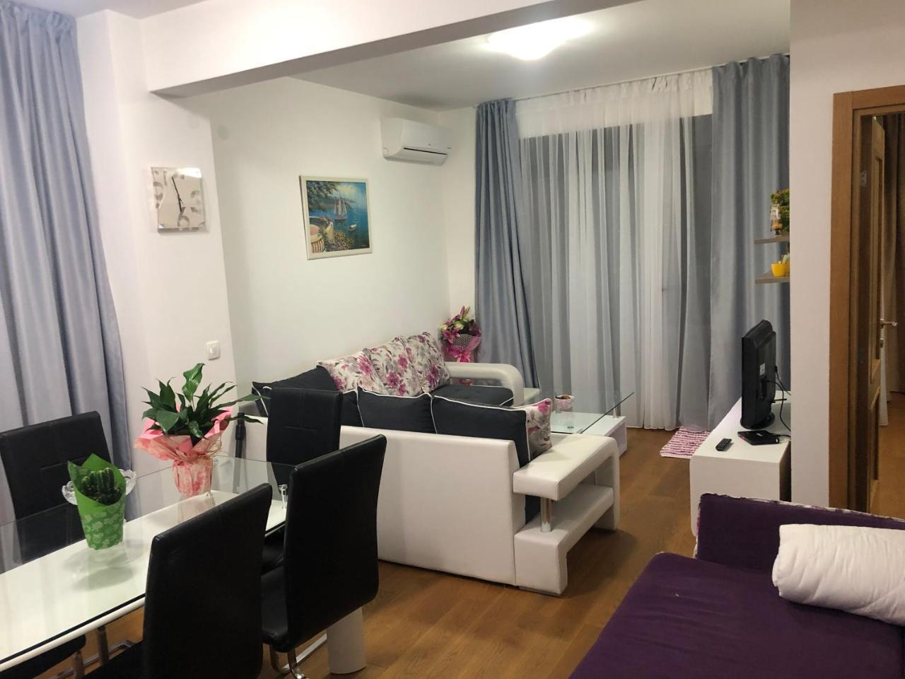 Veselin Apartment Budva